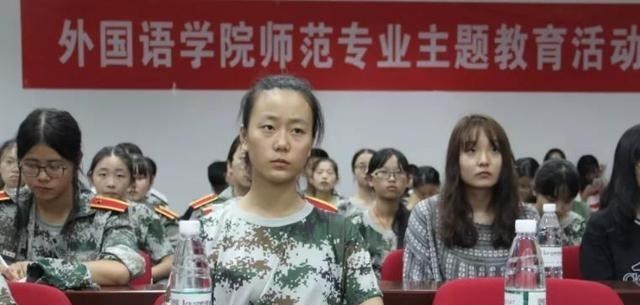 雪落无尘谈|师范院校毕业的大学生，找工作时并不轻松，想直接当老师可能很难