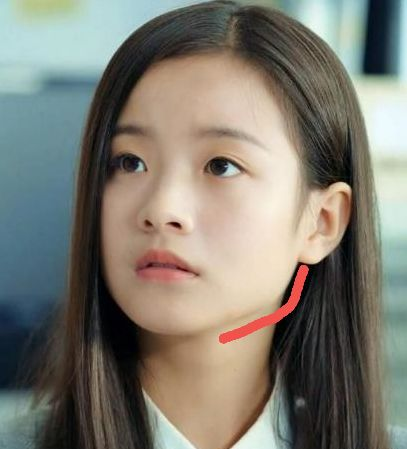 李庚希|长了一张寡淡脸，非要演惊艳大美人，难怪被群嘲