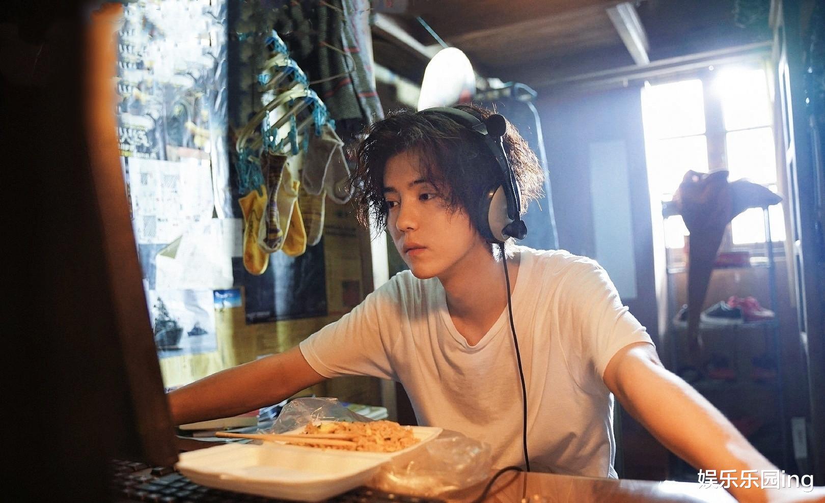 官宣|事业上升期就官宣恋情的两位顶流，打了多少“塌房”艺人的脸？