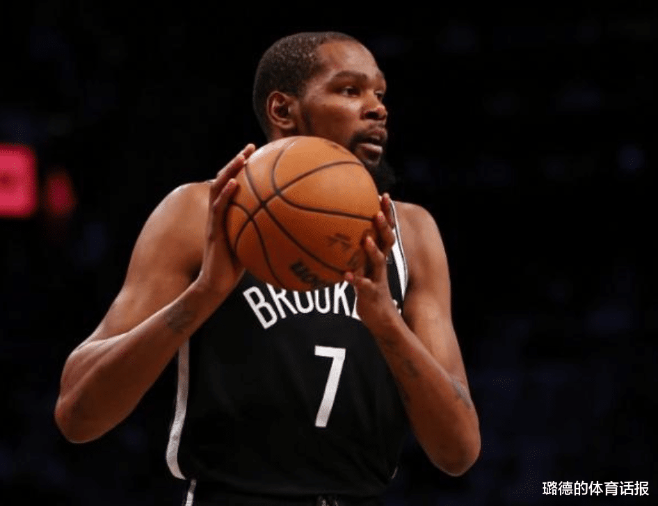 詹姆斯·哈登|恭喜哈登！又迎歷史第一里程碑，直言只關(guān)心勝利，隨后又夸隊友