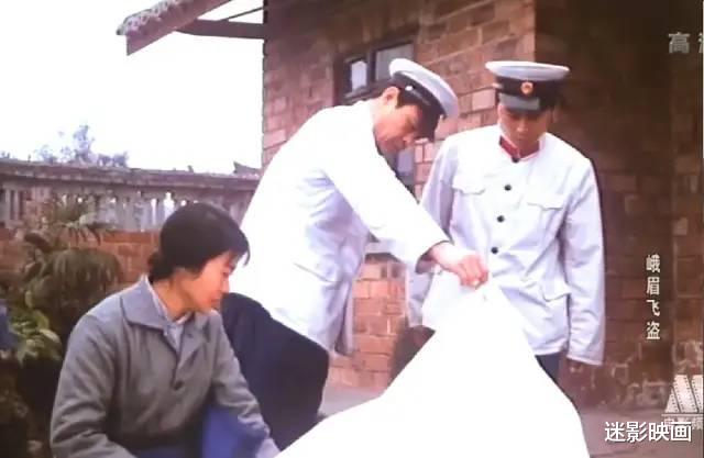 电影|36年前的功夫片，轰动一时的峨眉飞盗，当年引发争议，如今成经典