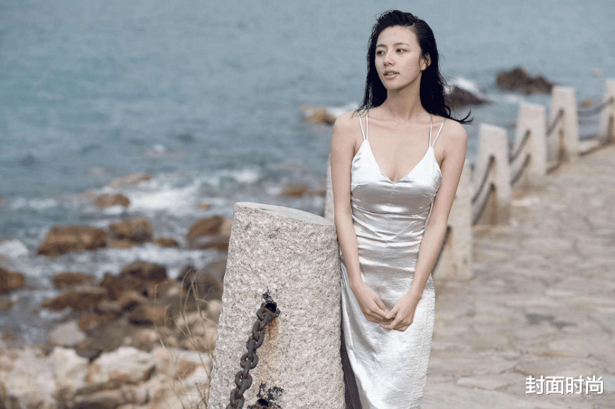 封面时尚 王思聪眼光真不赖，前女友陈雅婷身材惊艳，穿拼接鱼尾裙曲线太撩