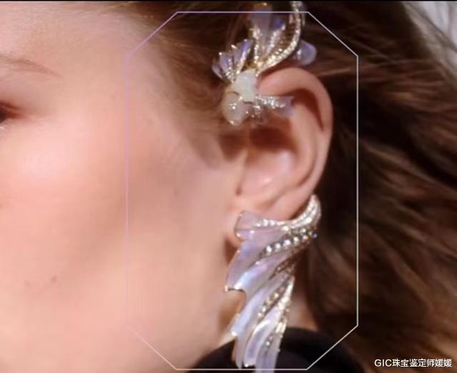 GIC珠宝鉴定师媛媛 将鱼之美在首饰上完美演绎，宝诗龙仙气缭绕，国风首饰意境优美！