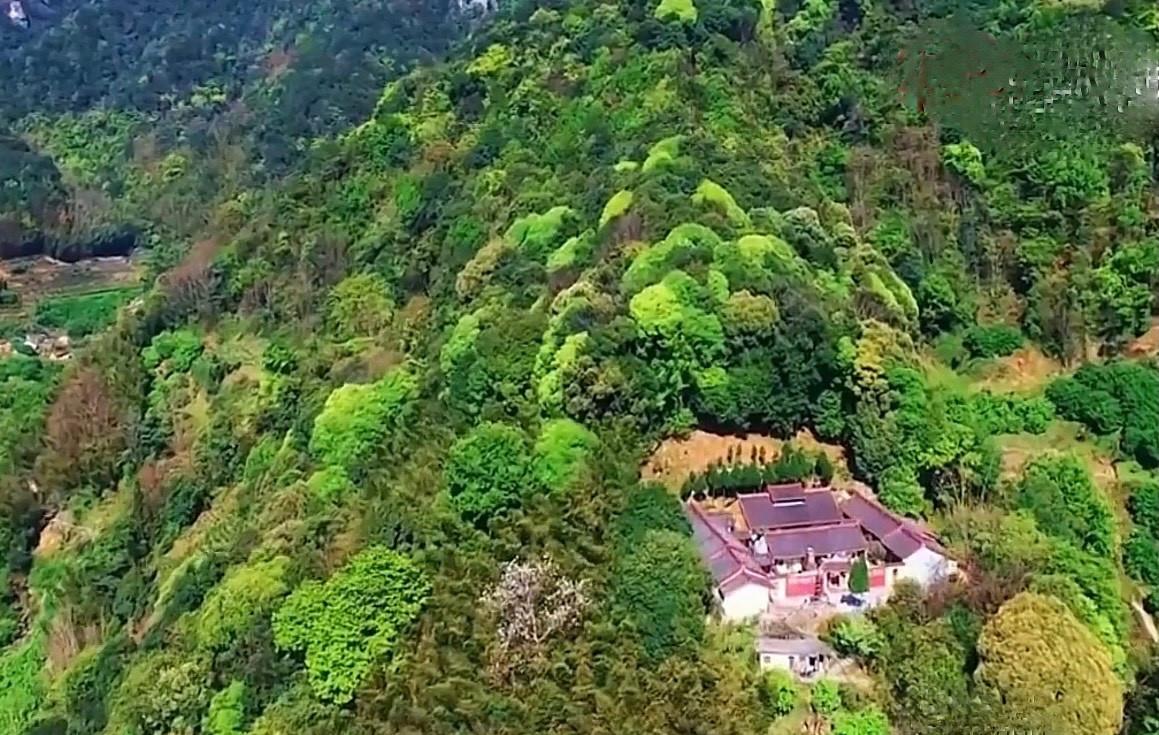 梅州 梅州灵光寺有三个奇特之处，游客都说太神奇，成无解之谜