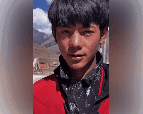 央视|2021年八位现象级网红：有人被膜拜成顶流，有人刚火就凉凉