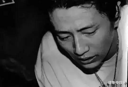 郑钧|“这屋女孩我都睡过”摇滚老炮郑钧年轻时女友数不清