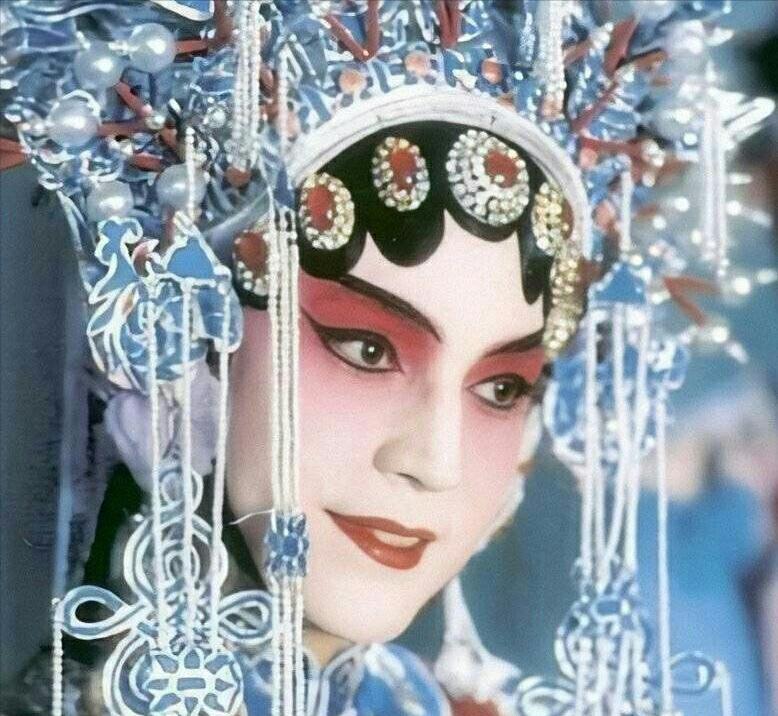 严屹宽|可以写进教科书的浓颜系美男，无一例外都是西方骨相加东方皮相