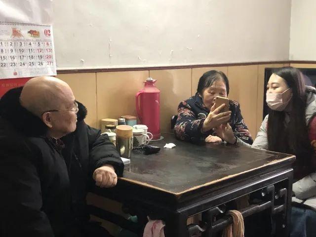 中国妇女报 东北女孩组建了一支“唠嗑队”，背后故事太暖心