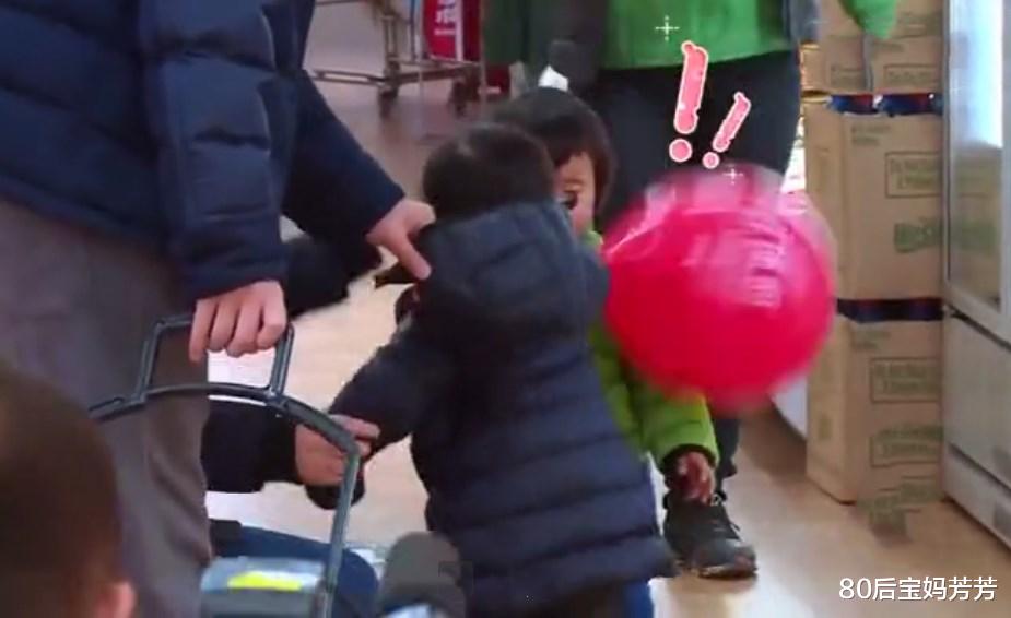 80后宝妈芳芳|梅婷女儿“打”人拒不道歉:当孩子闹脾气时,你的第一句话很重要