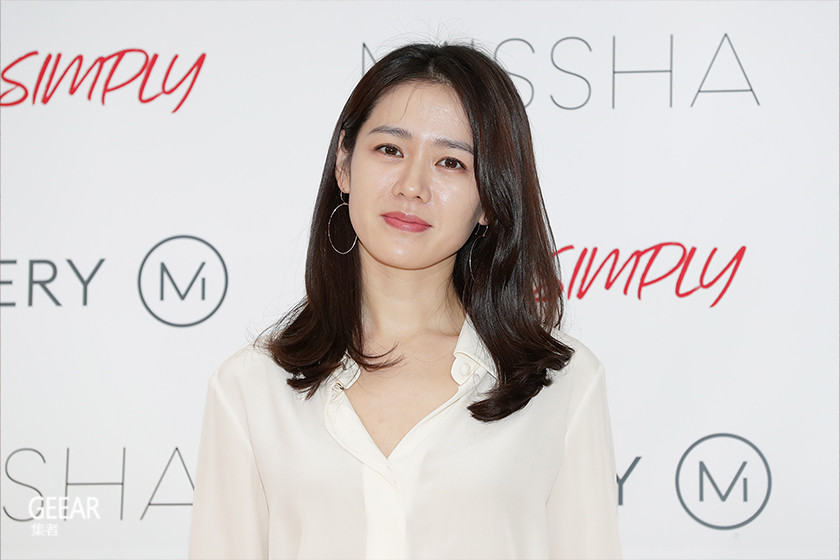 孙艺珍|孙艺珍新剧《三十九》公开个人海报,冻龄外貌再成热话