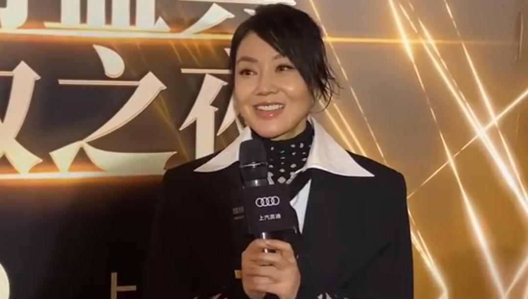 李若彤|年终红毯：Baby白得“冻”人，李若彤秀水蛇腰，张雨绮巧遮事业线