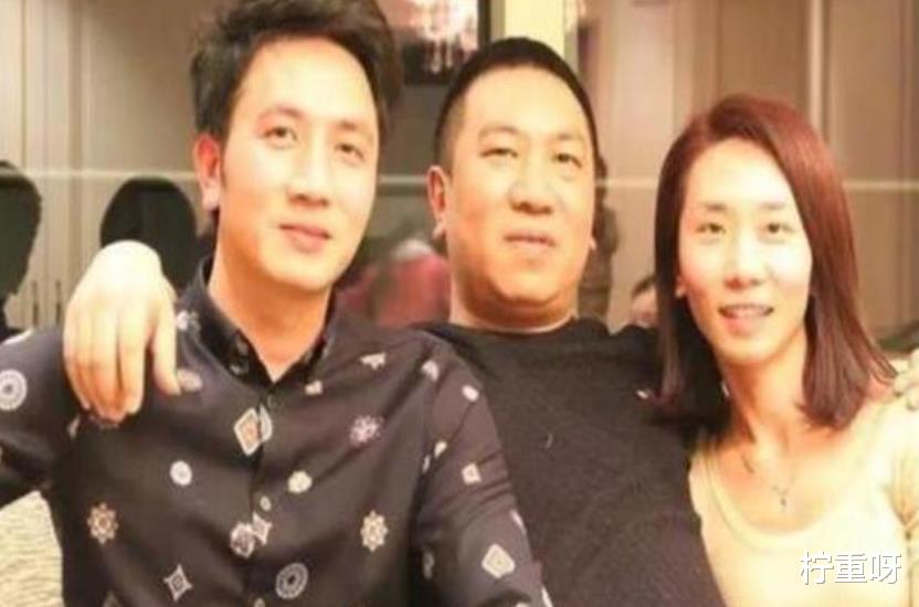 柠重呀 千惠主播悼念小贞母子，林生斌带亲人现身墓地，大肆指责对方造谣
