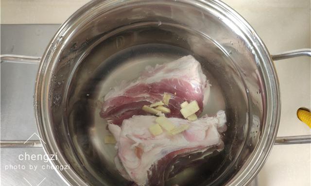 秋季要滋补，建议多喝这道汤，润燥安神不上火，全家老少都喜欢