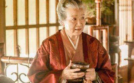 知否知否应是绿肥红瘦|知否: 难怪盛老太太坚决不改嫁，你看盛紘刚被收养时悄悄说了啥?