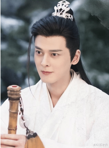 杨幂|9年前他帮助了杨幂,9年后他被人忘却,如今杨幂再次将他捧红!