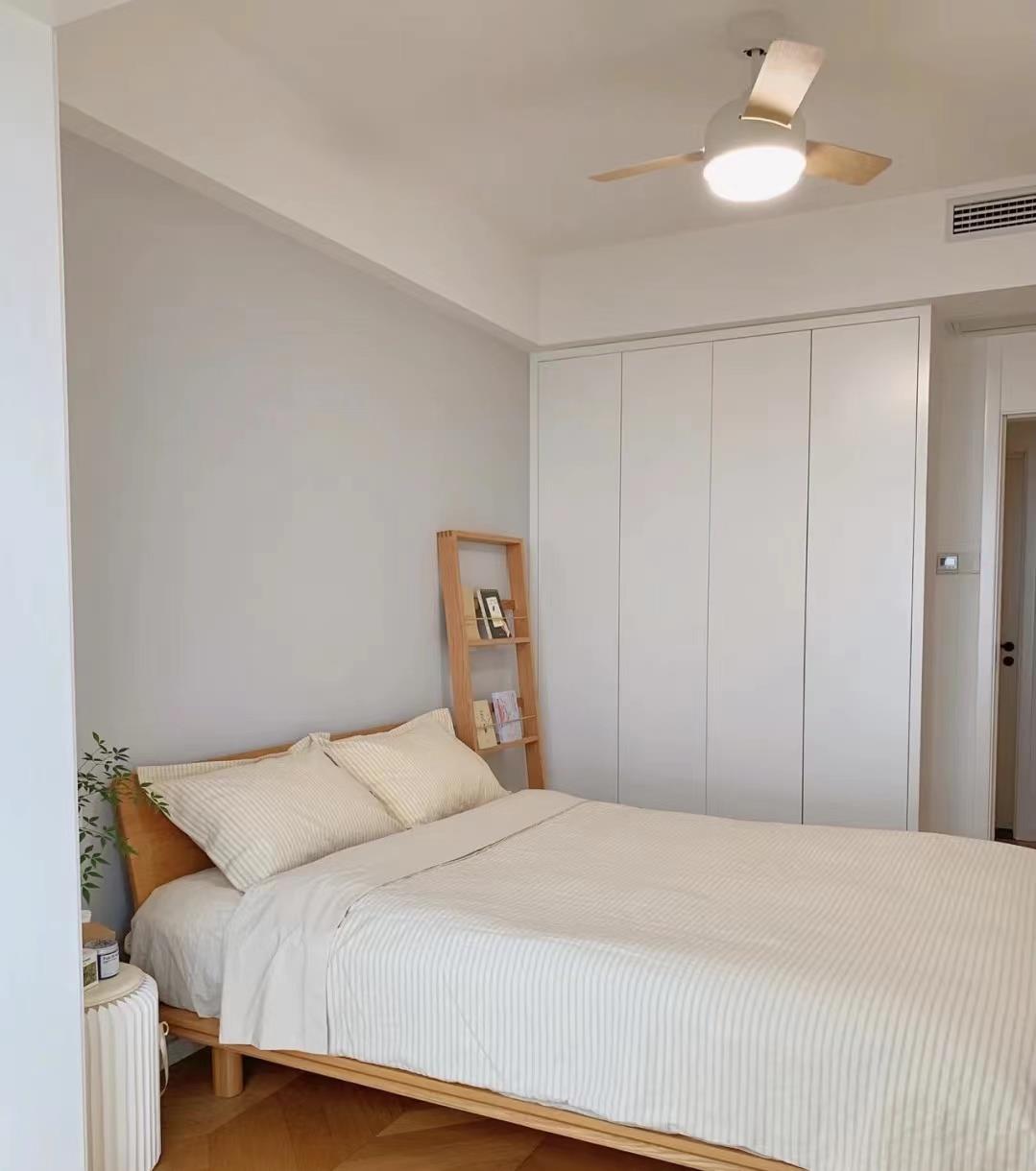 98㎡原木风新居，大白墙搭配原木家具，朋友来家做客都说像大平层