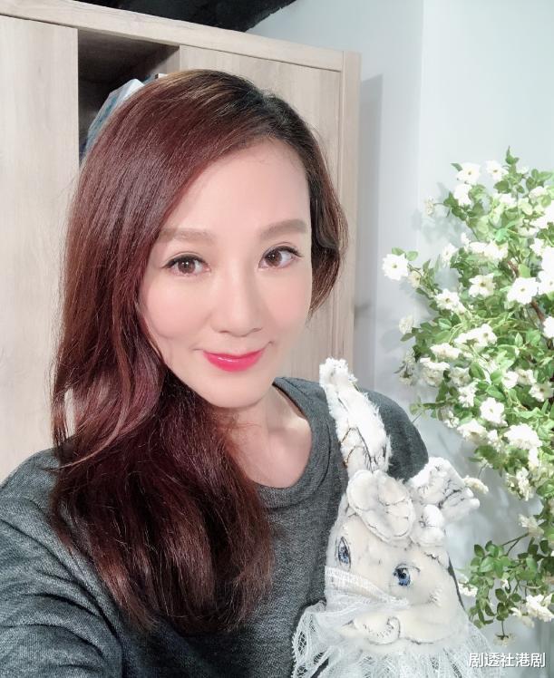 TVB|期待！50岁TVB知名美魔女仍感情空白，不急找真命天子直言父母不催