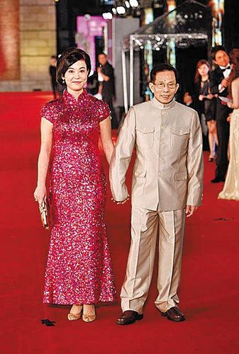 斛珠夫人|为成龙未婚生女的女星吴绮莉，现在人生状况怎样了？