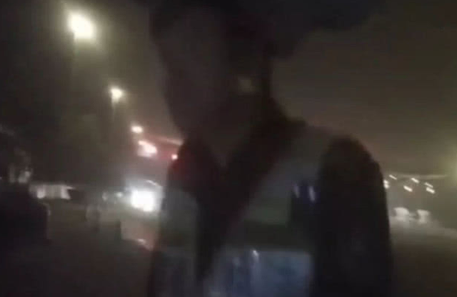 冉昊腾星座屋 女子高速上被老公赶下车，说出原因后，网友坦言这女人活该