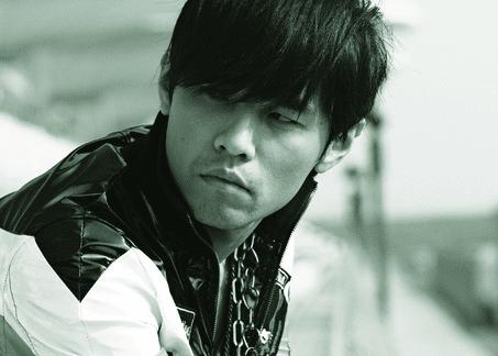 周杰伦|初中时代没认真听过周杰伦,高中没时间听歌,大学成为周杰伦铁粉