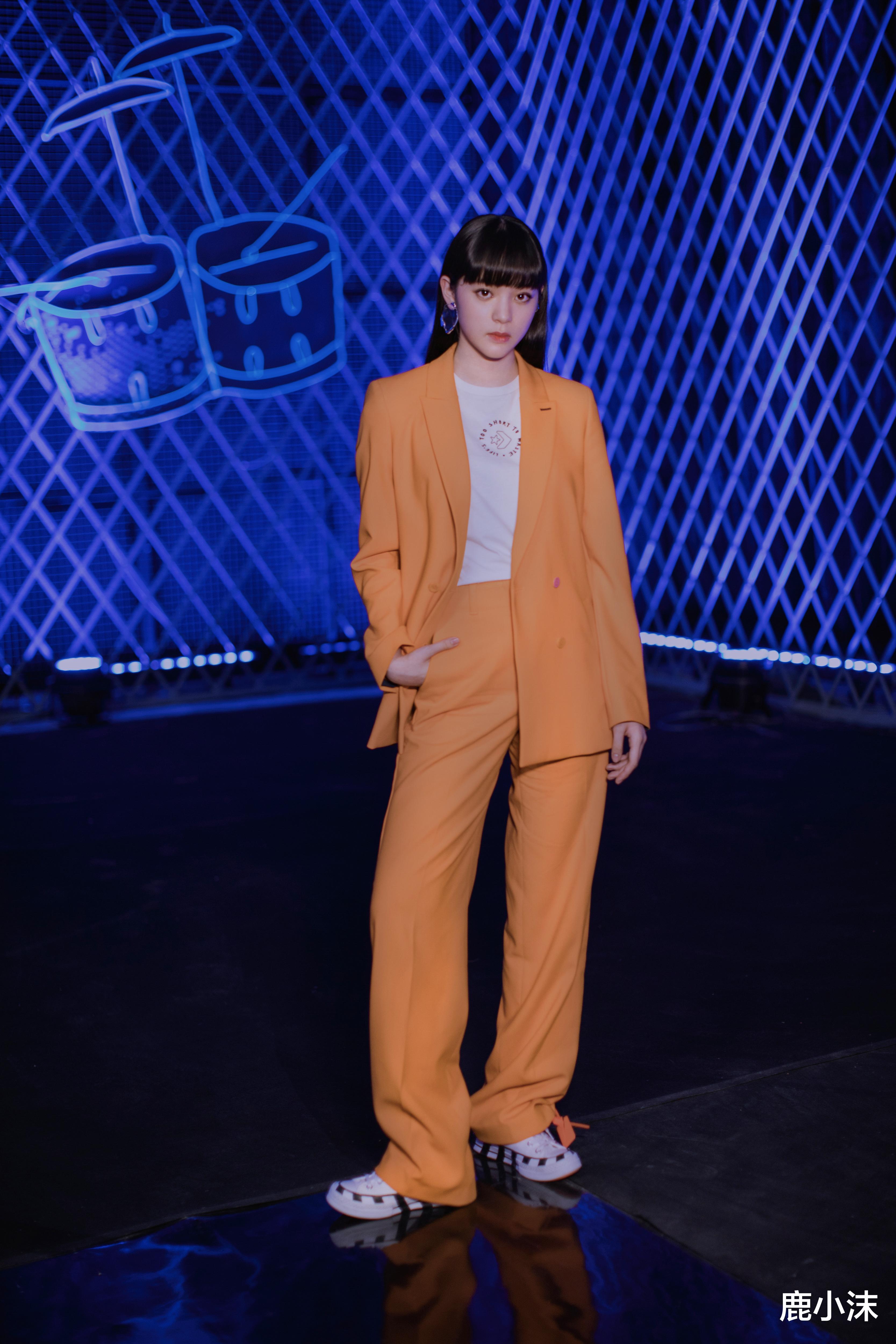 鹿小沫|欧阳娜娜的森系穿搭可太甜了，又纯又美少女感十足，美得像个精灵