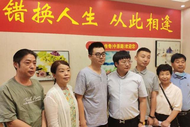 许敏|姚策妻子熊磊半夜发文：姚爸是黑户、许妈爱打牌，杜妈勤俭持家