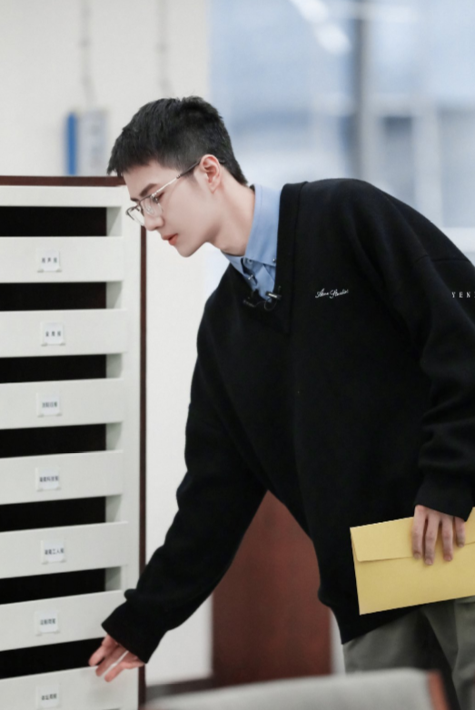 郑爽|郑爽的日薪208万还未解决，疑似王一博的“一站5亿”就来了！