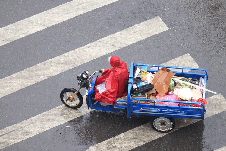 39健康网|女性长时间泡在暴雨中，污水会灌入阴道吗？告诉你正确清洗方法