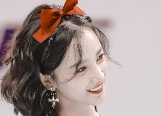 陈小纭|有种炫富叫陈小纭的碎钻妆，得知价格后，网友：打脸半个娱乐圈