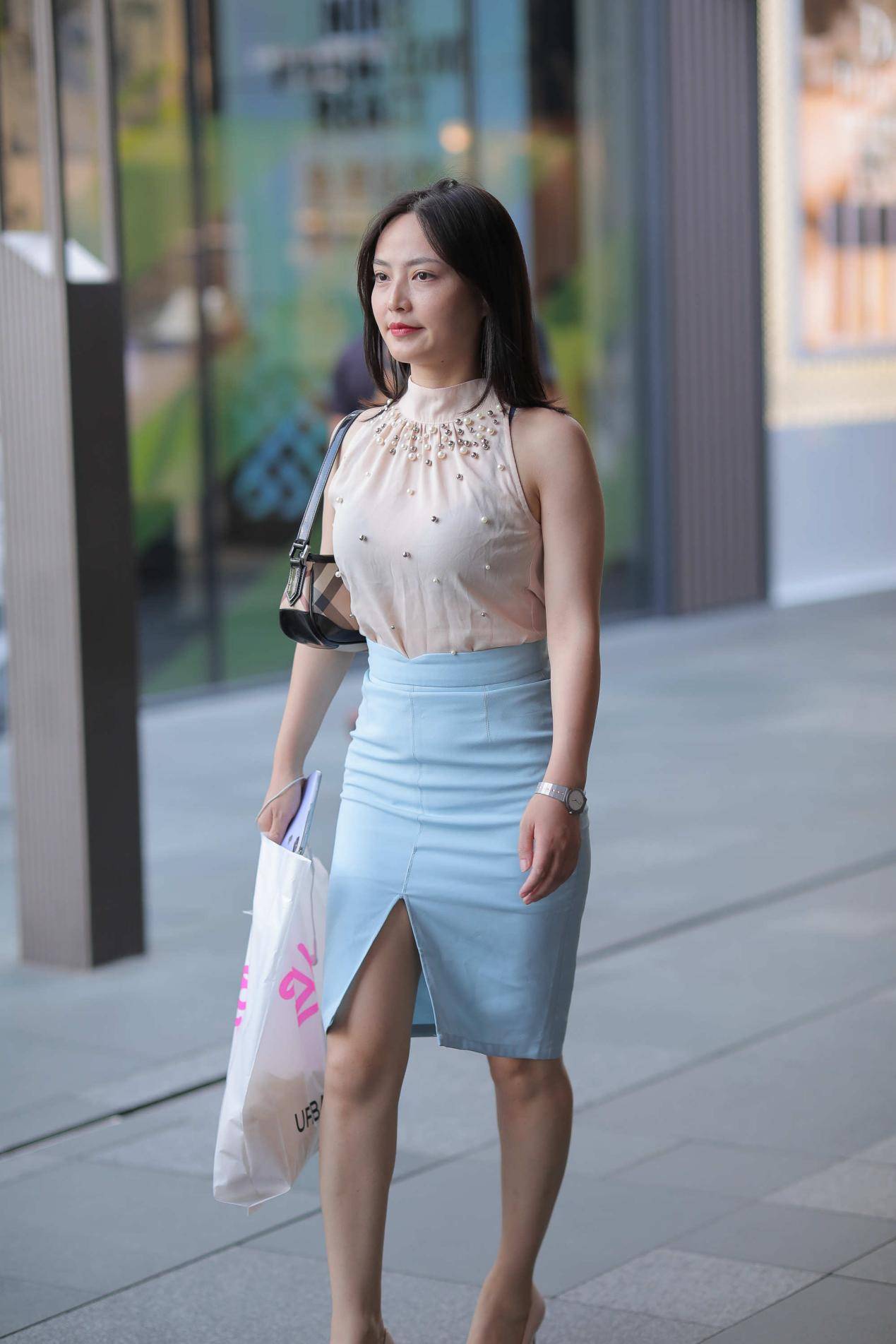 半身裙|想要优雅又大方，彰显职场穿搭范儿，优雅半身裙分享给你