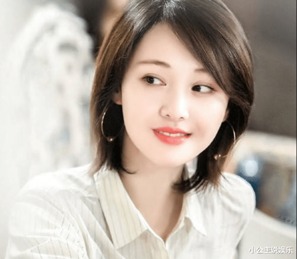 郑爽|郑爽背后最大金主曝光？资源多到令人羡慕，连冯小刚都得点头哈腰