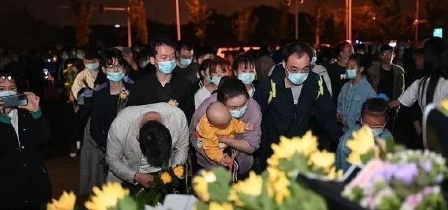 缘来妈咪 举国沉痛悼念之际，多名男子侮辱袁隆平院士，被采取刑事强制措施
