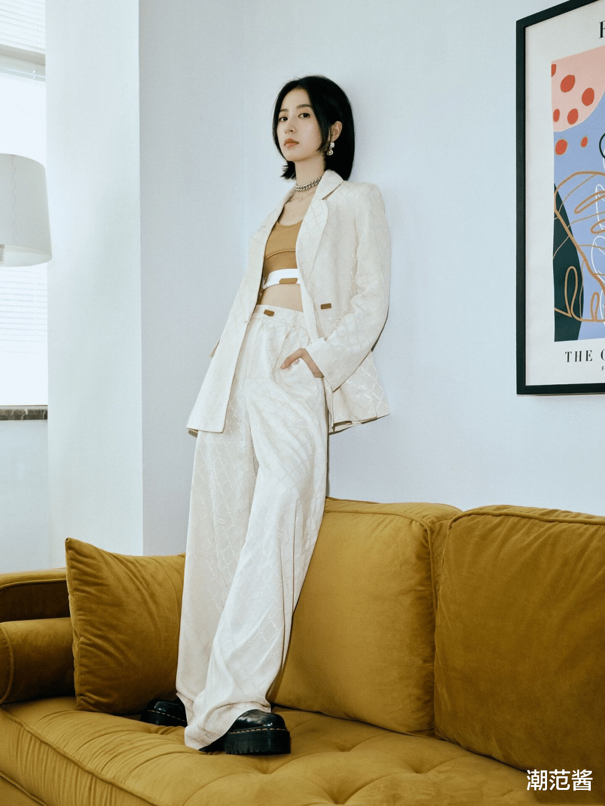 潮范酱|周雨彤太会穿了！3种巨好看的穿搭模板，穿着高级又时髦