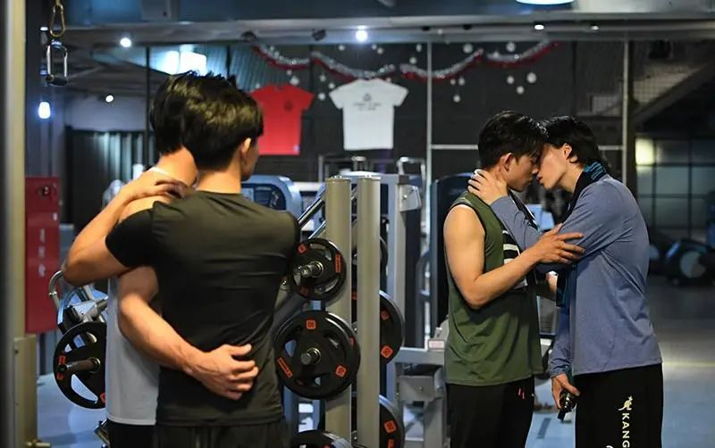 林禹|林瑞阳儿子出道，与男星上演忘情激吻桥段，无意继承百亿家产