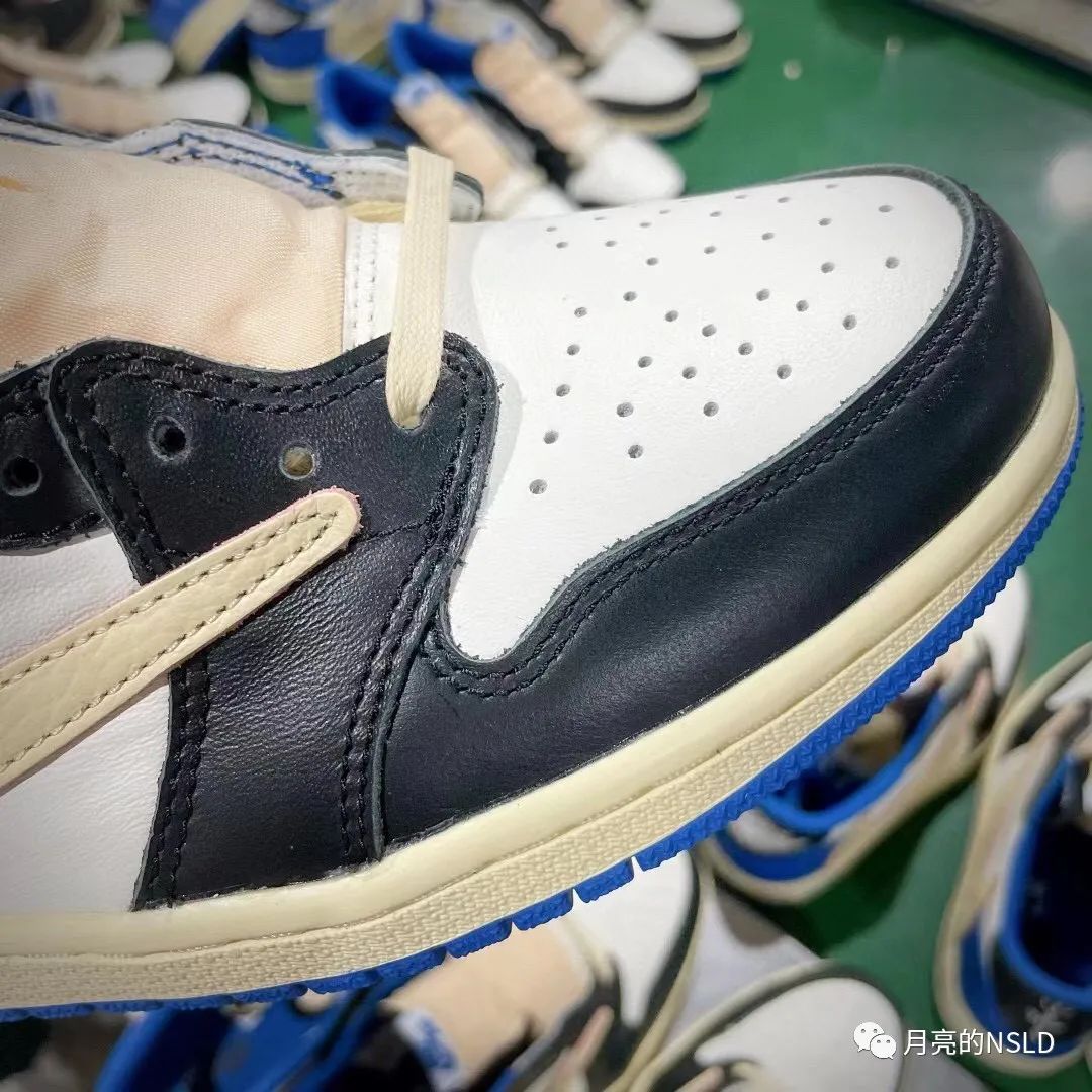 难舍离断|aj1倒钩闪电会是今年最贵的鞋吗?藤原浩阻止Travis Scott 将高帮做成黑蓝脚趾
