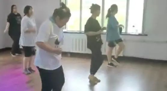 老黑聊减肥|20岁女孩进减肥训练营后猝死，无序的市场太可怕！