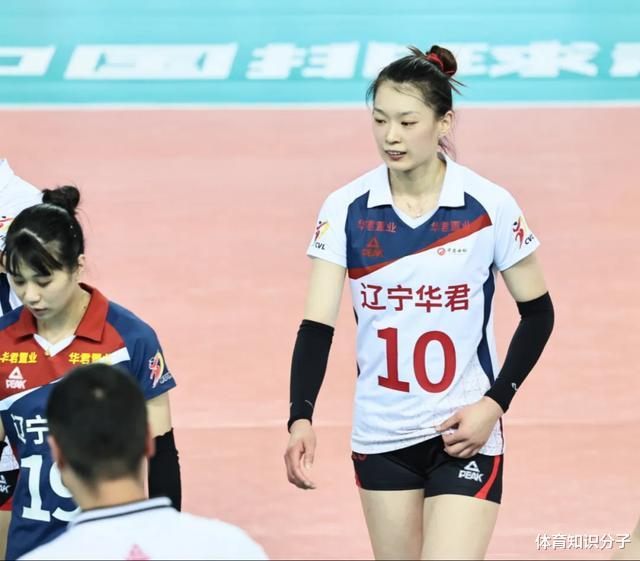 段放|34扣5中5被拦2失误！女排主攻净得分为负数，全场梦游状态堪忧