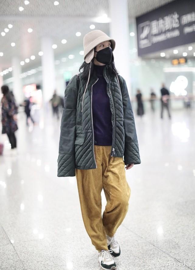 迪丽热巴|周迅真是随性惯了,穿羽绒服偏选大一码,配阔腿裤看着真不像明星