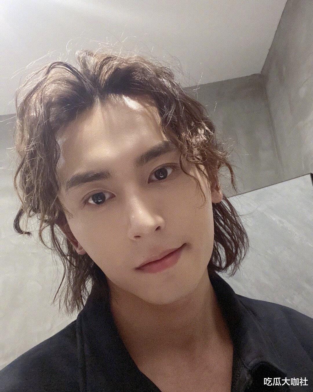 张哲瀚|“十年硬汉无人知，一朝老婆天下知”张哲瀚，如今的结局该怪谁？