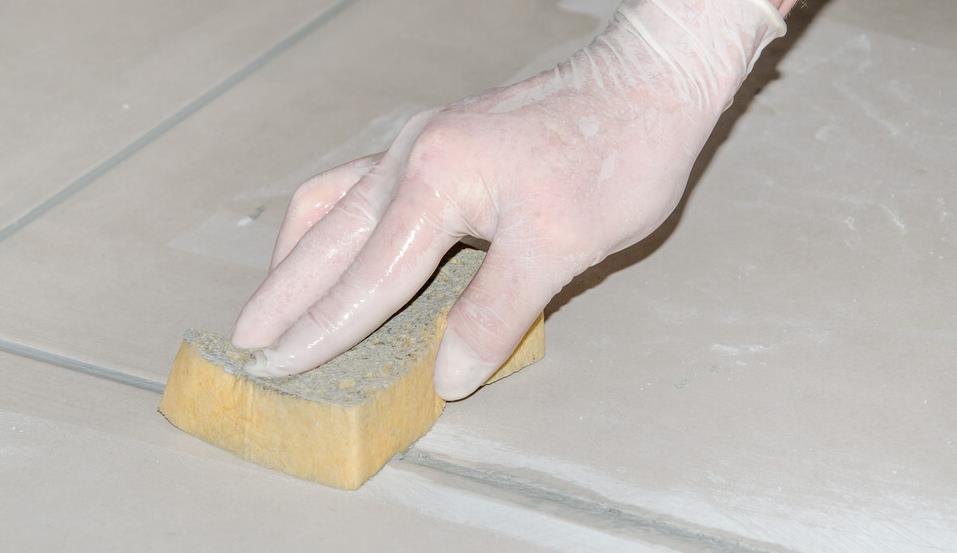 卫生间瓷砖铺完后，发现漏水了怎么办？能用美缝剂修复防水吗？