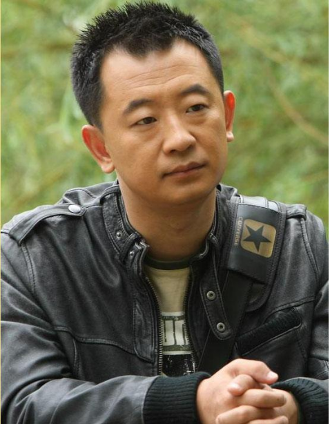 黄海波|她不顾家人反对，嫁给刚出狱的黄海波并生下孩子，现在过得咋样？