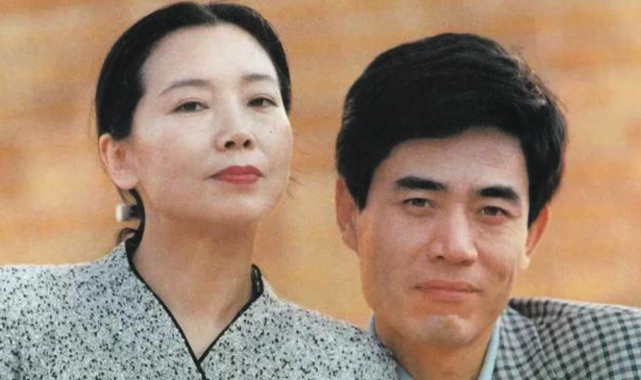 情感小圆桌|陈宝国回忆当年追求赵奎娥：狼多肉少，先下手为强，如今相爱相伴47年