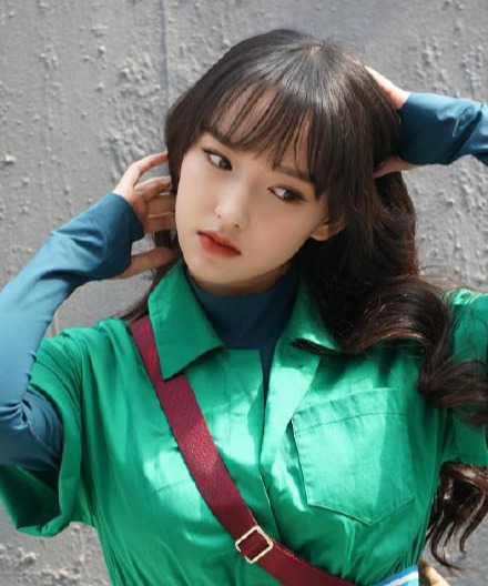 面膜|发型有多重要？看程潇就知道了，“铁刘海”的她有不一样的美