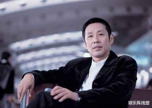 左小青|左小青的红尘情史，因美貌与9个男人传绯闻，嫁百亿富商终成空