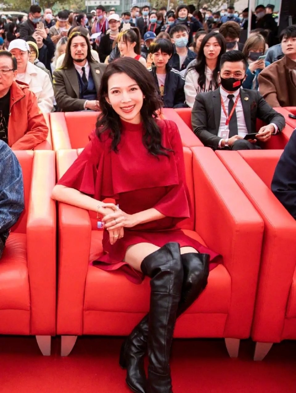 蔡少芬|张晋蔡少芬双人舞台:配合默契爱意浓厚,一席古装好不惊艳!