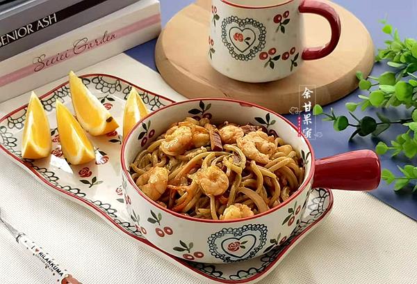 养花小娇娘|学生早餐轻松做，菜和主食一锅出，一煮一炒鲜香味美营养十足