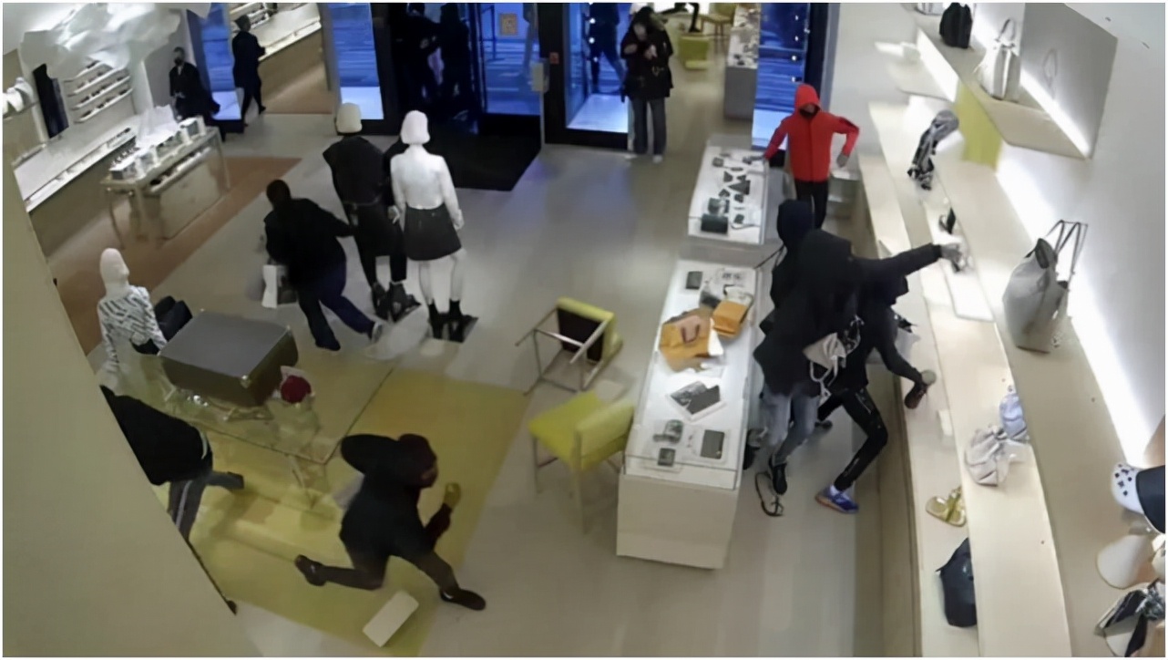 美国|乱套了！CNN：“黑色星期五”节日将至，全美打砸抢“遍地开花”