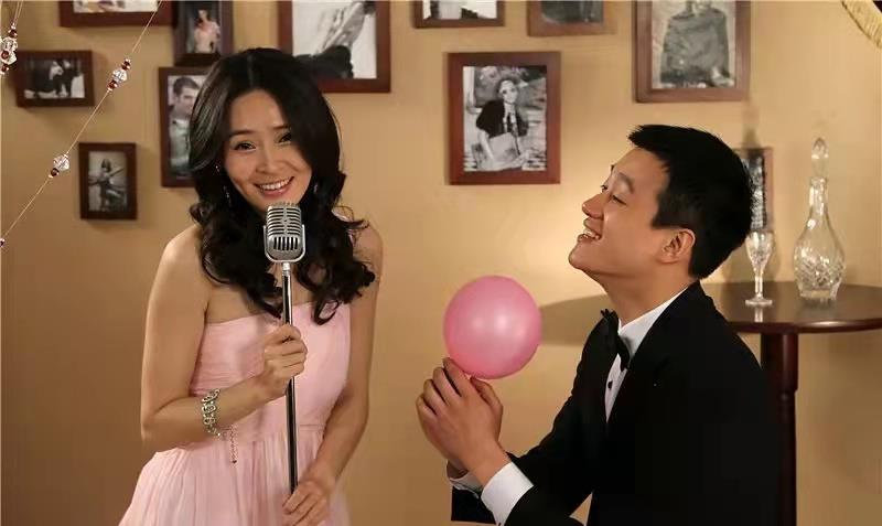 公益|于明加称演了三回姐弟恋，只有一回成功了，娱乐圈的姐弟恋幸福吗