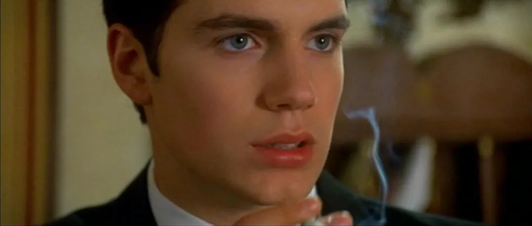 猎魔人|从胖小子逆袭成肌肉猛男,37岁的他凭新剧爆红外网:太美貌了!