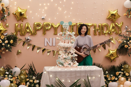 周润发|38岁佟丽娅与33岁倪妮，状态绝美，少女感十足，谁更胜一筹，引网友热议